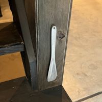 大阪市東住吉区今川4の賃貸物件/2階に上がる階段に、靴べら。ちょっと嬉しいポイント。