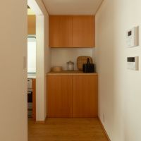 大阪府堺市南区泉田中462-2の売買物件/キッチン横の収納スペース。回遊動線が良いと日々のストレスも軽減されます。