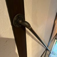 大阪市天王寺区空堀町の賃貸物件/鉄製の手すりがカッコいい階段は、いつもの如く急なのでお気をつけて。