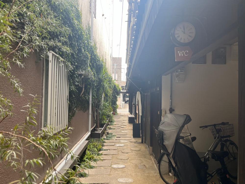 大阪市天王寺区空堀町の賃貸物件/さらに奥へ進みます。振り返ると、時が止まったかのような静けさ