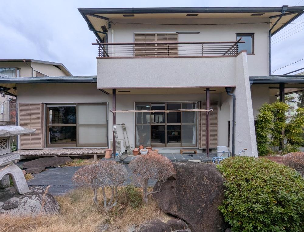 堺市南区原山台4丁の売買物件/庭から見た外観。