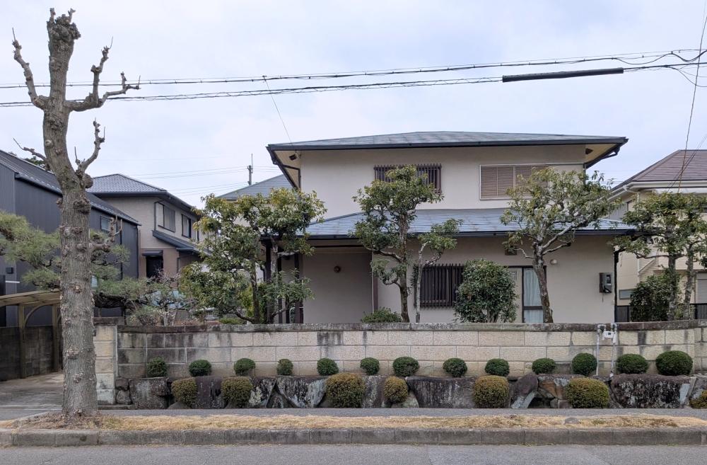 堺市南区原山台4丁の売買物件/道路側からみた外観。