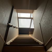 大阪市城東区東中浜１丁目の賃貸物件/さて、どこにつながっている階段でしょう。