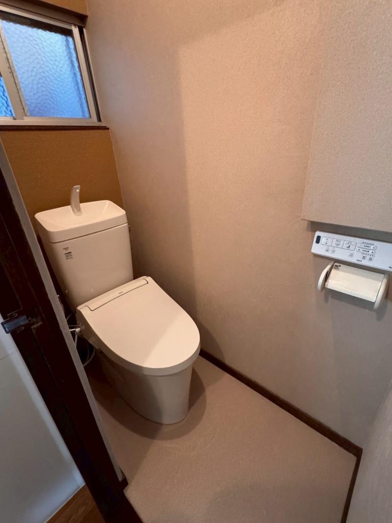 大阪市城東区東中浜１丁目の賃貸物件/居住スペース、トイレ。