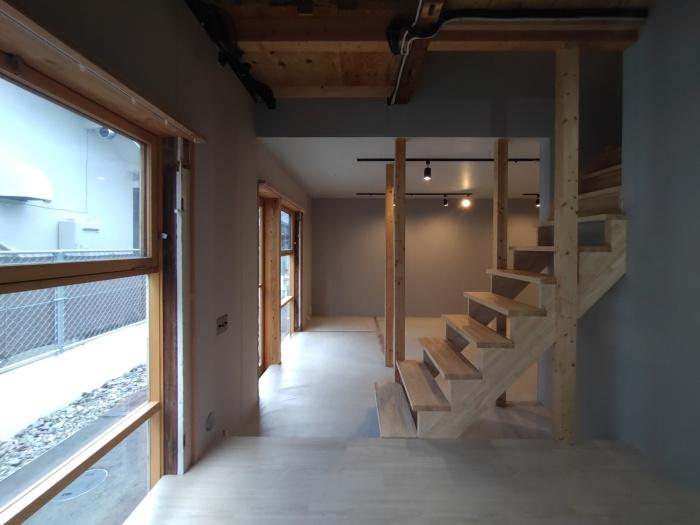 吹田市南吹田2丁目の賃貸物件/まちに開けたガラス張りの路面空間(F)