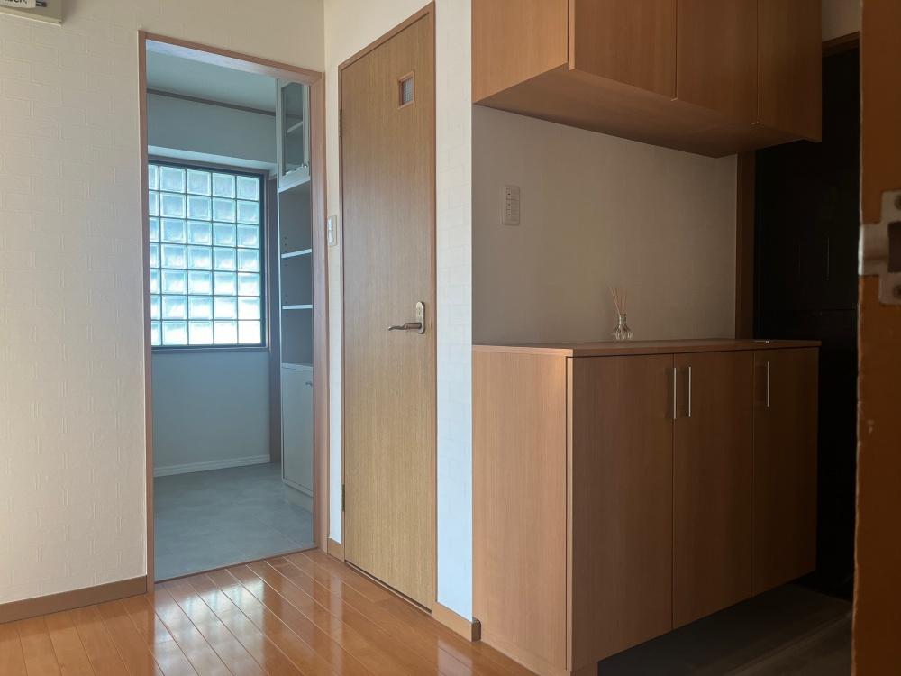 大阪府枚方市菊丘町の売買物件/玄関