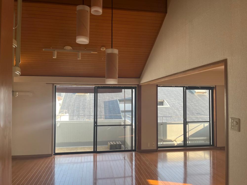 大阪府枚方市菊丘町の売買物件/キッチンからの眺め