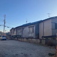 東大阪市東石切町２丁目の賃貸物件/繋ぎ合わせた外観。内部が迷路じみているのも納得。