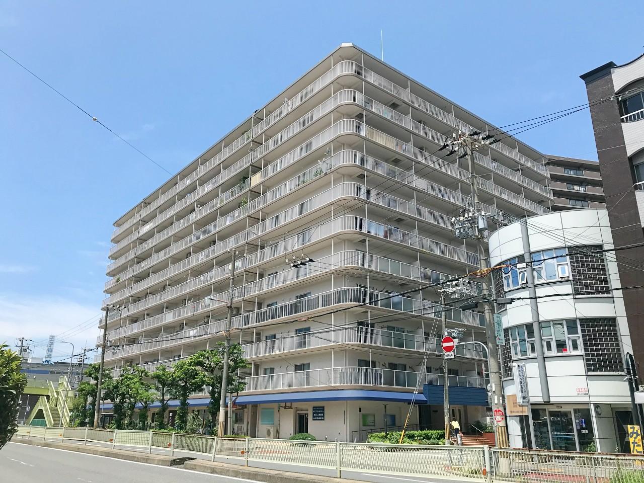 大阪市港区弁天4丁目の賃貸物件/質実剛健な印象のマンションです（募集区画は道路側ではありません）