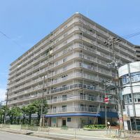 大阪市港区弁天4丁目の賃貸物件/質実剛健な印象のマンションです（募集区画は道路側ではありません）