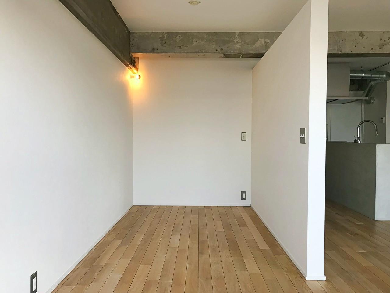 大阪市港区弁天4丁目の賃貸物件/ベッドスペースはセミダブル程度も十分な広さ