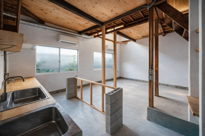 大阪市中央区谷町六丁目の賃貸物件/元は二軒長屋だったものを繋げているため、柱が中央部分にありますがこれも上手に使えば空間のアクセントになりそう