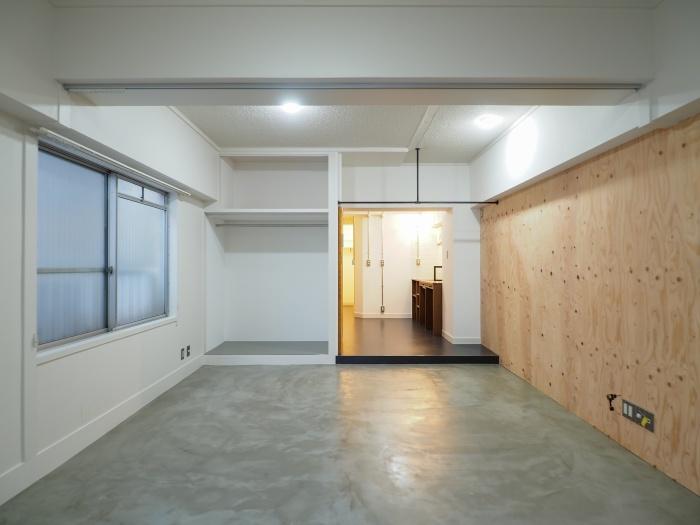 大阪市浪速区元町2丁目の賃貸物件/クローゼットスペースはカーテンですっきり隠せます。（304号室）