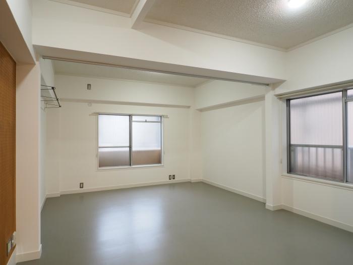 大阪市浪速区元町2丁目の賃貸物件/二面採光のワンルーム。自然光も気持ちよく入ってきそうです。（404号室）