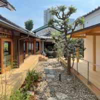 大阪府守口市本町の賃貸物件/向かいは土蔵を活用したブリュワリー