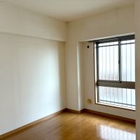 大阪市住吉区大領の売買物件/玄関横のもう一つの洋室。