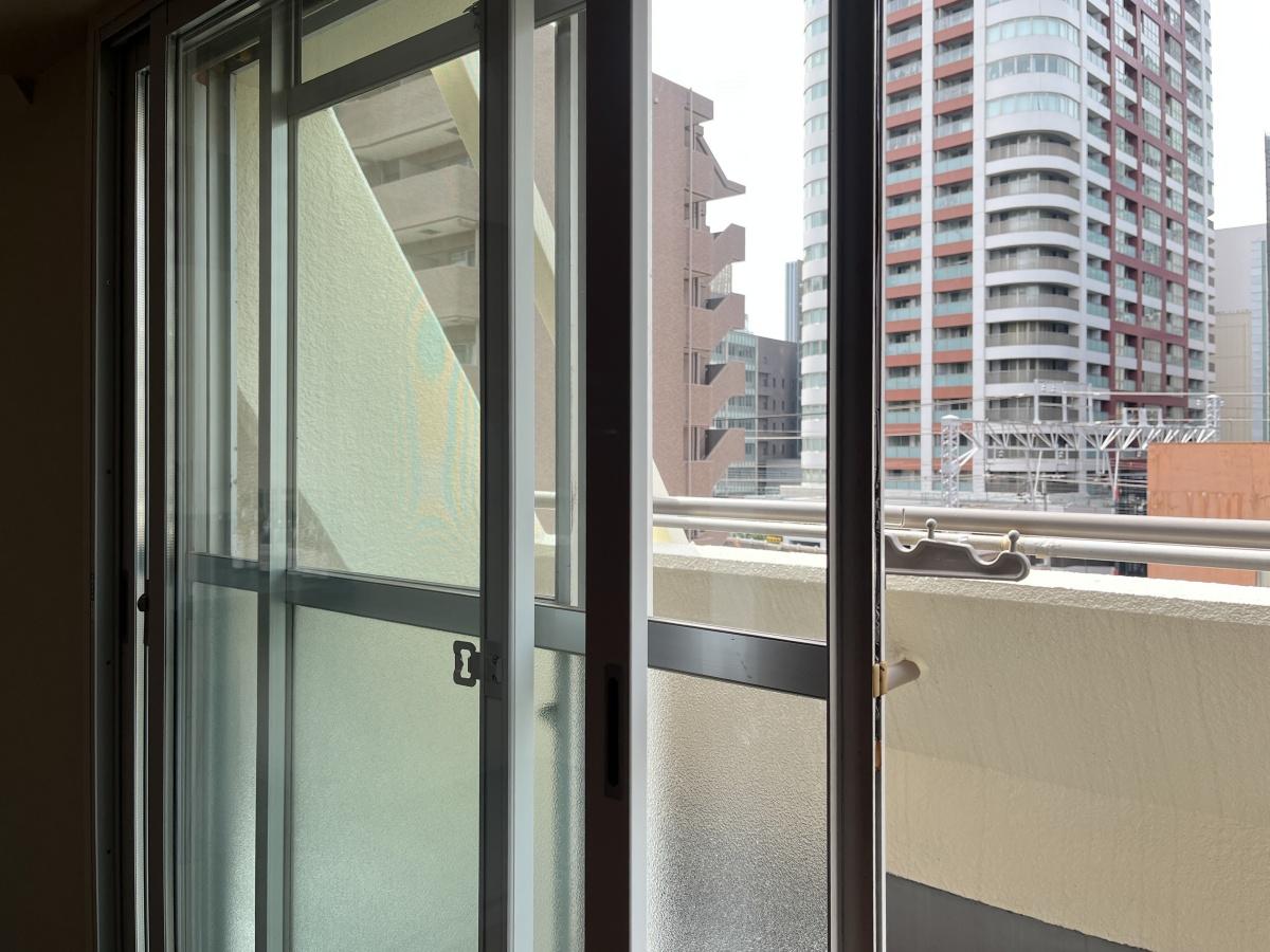 大阪市北区中崎西３丁目の賃貸物件/音に配慮して、二重窓にしてくれています。