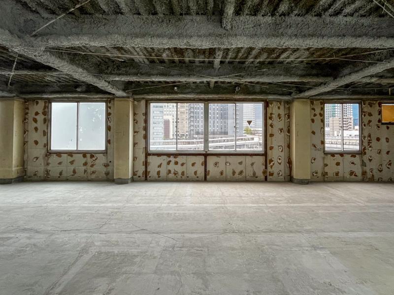 大阪市都島区片町の賃貸物件/前面は駐車場になっているので窓からの視界は開けています。