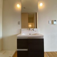 大阪府大阪市東淀川区大隅1丁目の賃貸物件/天井まで伸びる鏡！高身長でも安心。