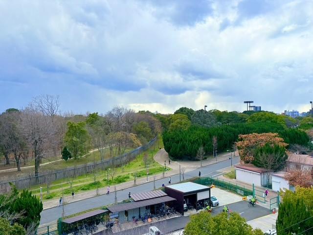 大阪市東住吉区南田辺5丁目の売買物件/ズドーンと抜ける眺望。パークビューがこの物件の一番の魅力。