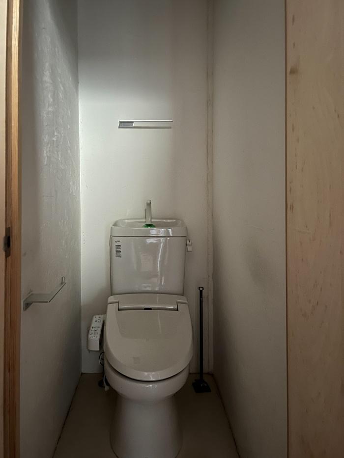 大阪市北区中崎2丁目の賃貸物件/1階のトイレ。