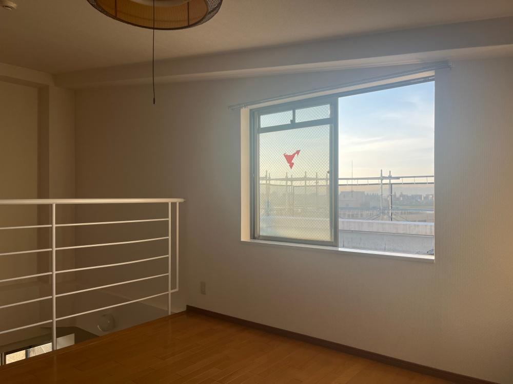 大阪府大阪市北区大淀中3丁目の売買物件/この窓には腰掛けることができます。なぜなら、