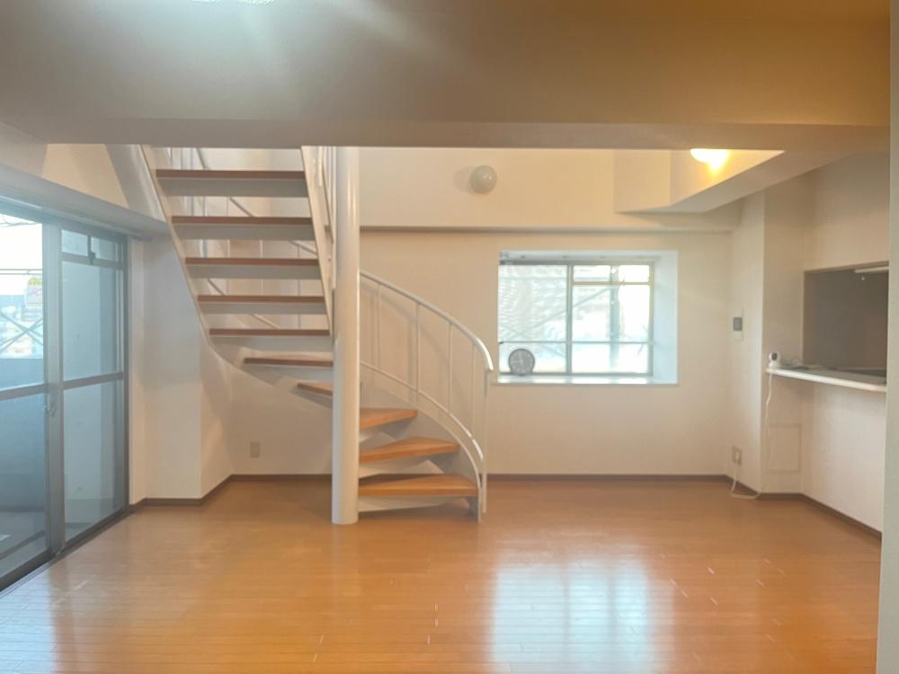 大阪府大阪市北区大淀中3丁目の売買物件/天井のレベルの変化が楽しい