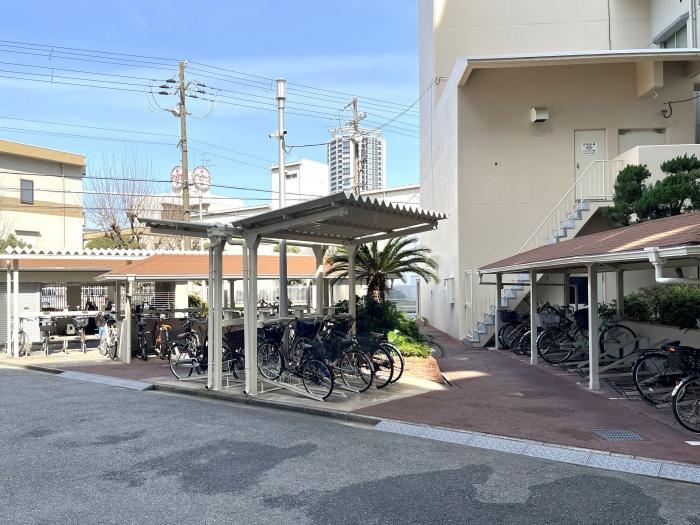 大阪市港区弁天2丁目の売買物件/自転車置き場。