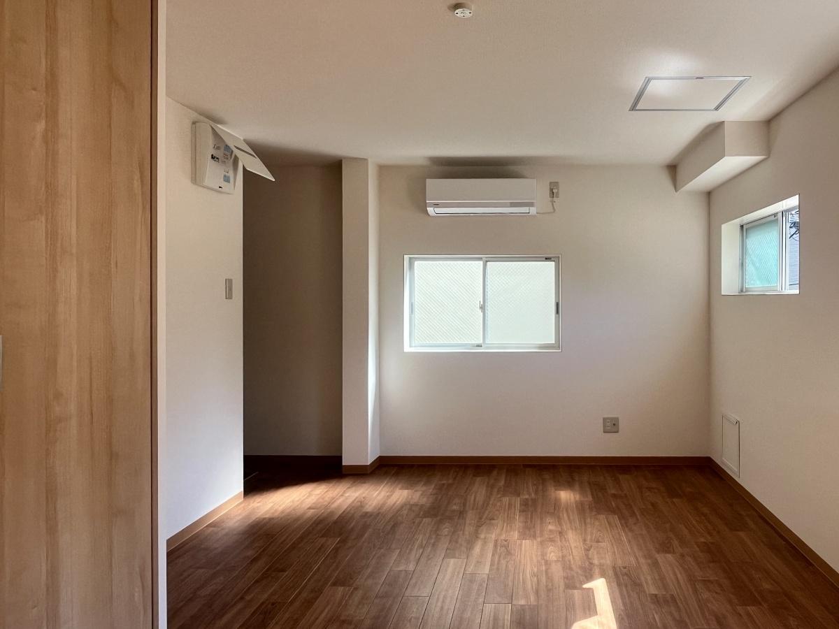 大阪市北区菅栄町の賃貸物件/［201］キッチン側から。エアコン付き。