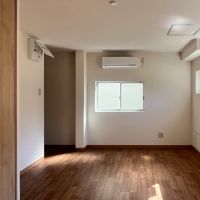 大阪市北区菅栄町の賃貸物件/［201］キッチン側から。エアコン付き。