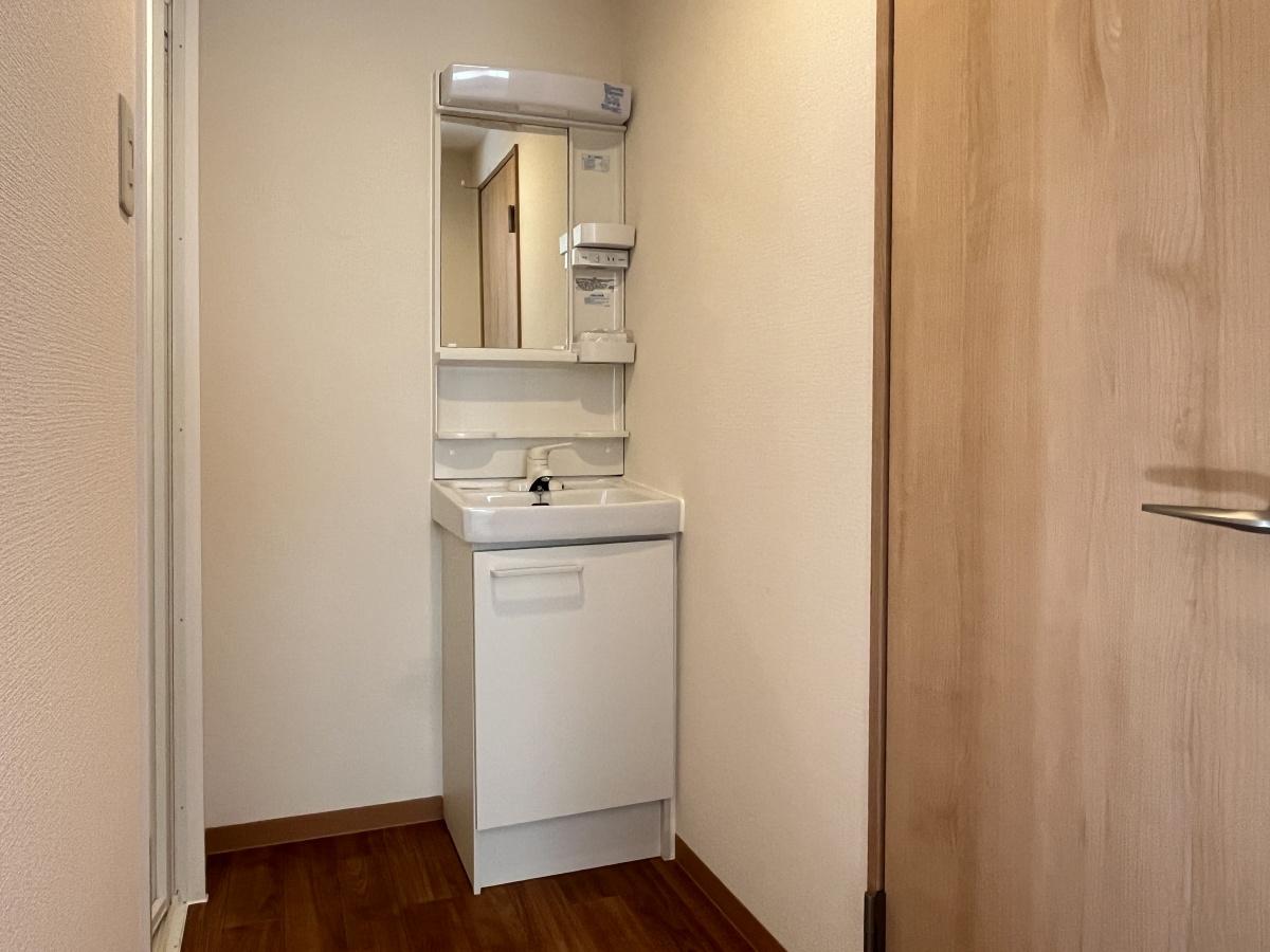 大阪市北区菅栄町の賃貸物件/［201］洗面台。