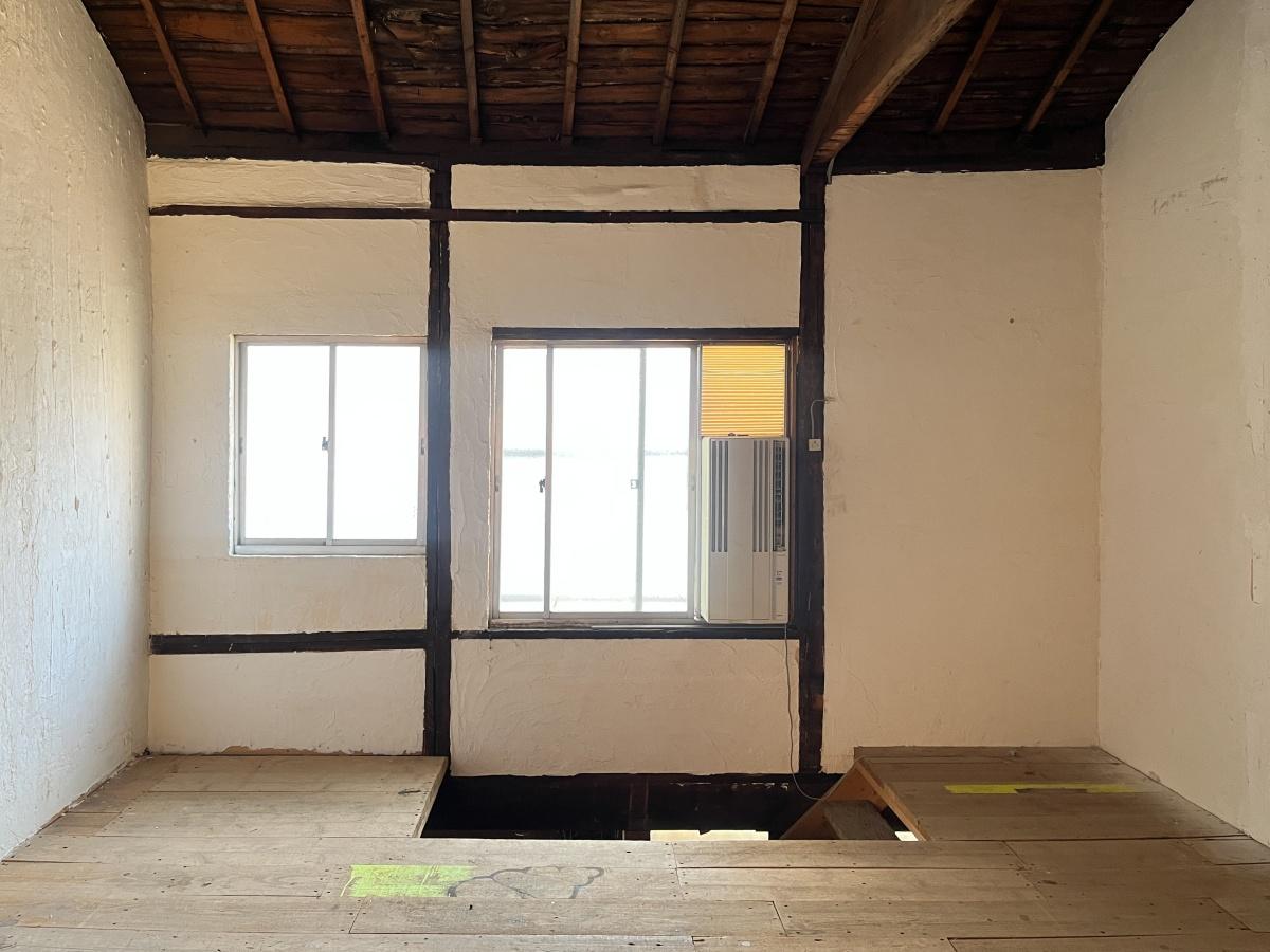 大阪府大阪市北区中津３丁目の賃貸物件/西側にも彩光窓。