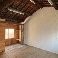 大阪府大阪市北区中津３丁目の賃貸物件/2階。天井が抜かれていて、広くて明るいです。