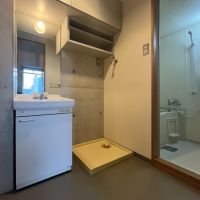 大阪市東住吉区東田辺の賃貸物件/2階のお風呂と洗面。