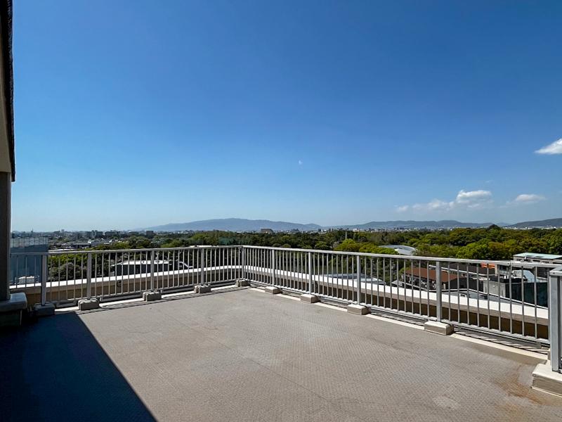 大阪府豊中市寺内１丁目の賃貸物件/視界いっぱいに服部緑地公園、まるで緑の海。