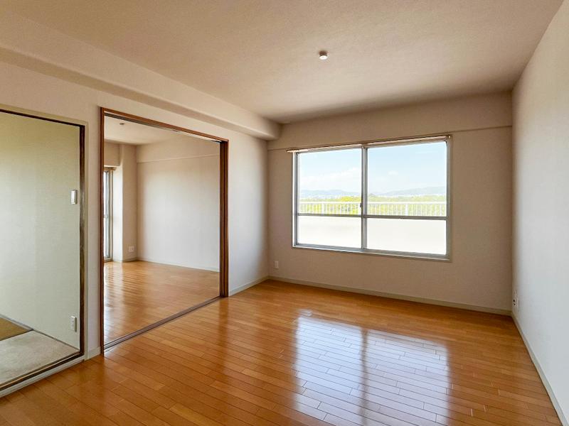 大阪府豊中市寺内１丁目の賃貸物件/全ての居室からバルコニーorルーフバルコニーにつながる。