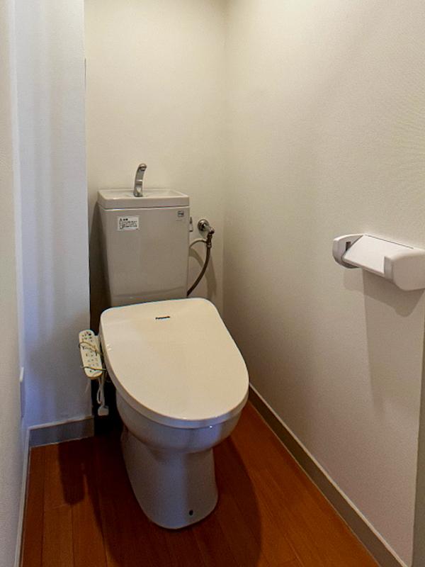 大阪府豊中市寺内１丁目の賃貸物件/温水洗浄便座付きトイレ