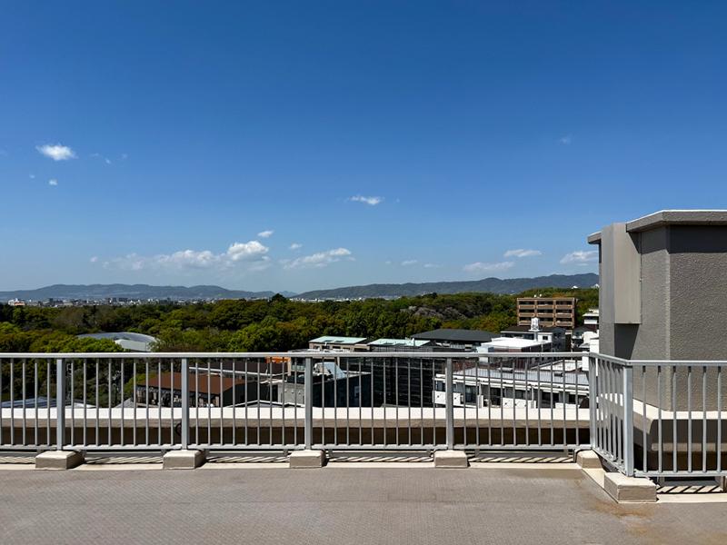 大阪府豊中市寺内１丁目の賃貸物件/7階ですが周りには高層のマンションもなく、眺望が抜けています。