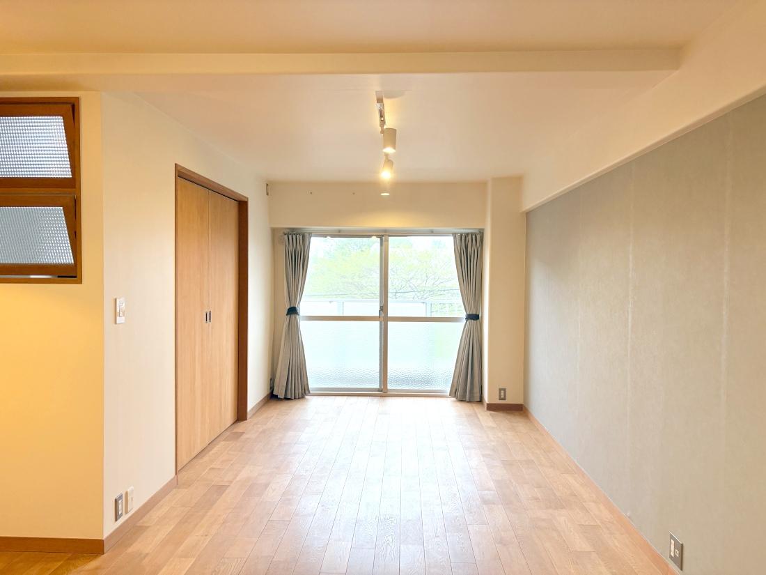 大阪府豊中市寺内の売買物件/西向きのLDK。