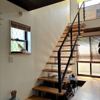 豊中市東泉丘1丁目の売買物件/階段室も開放感があります。