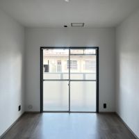 大阪府大阪市東淀川区下新庄６丁目の賃貸物件/南側洋室。