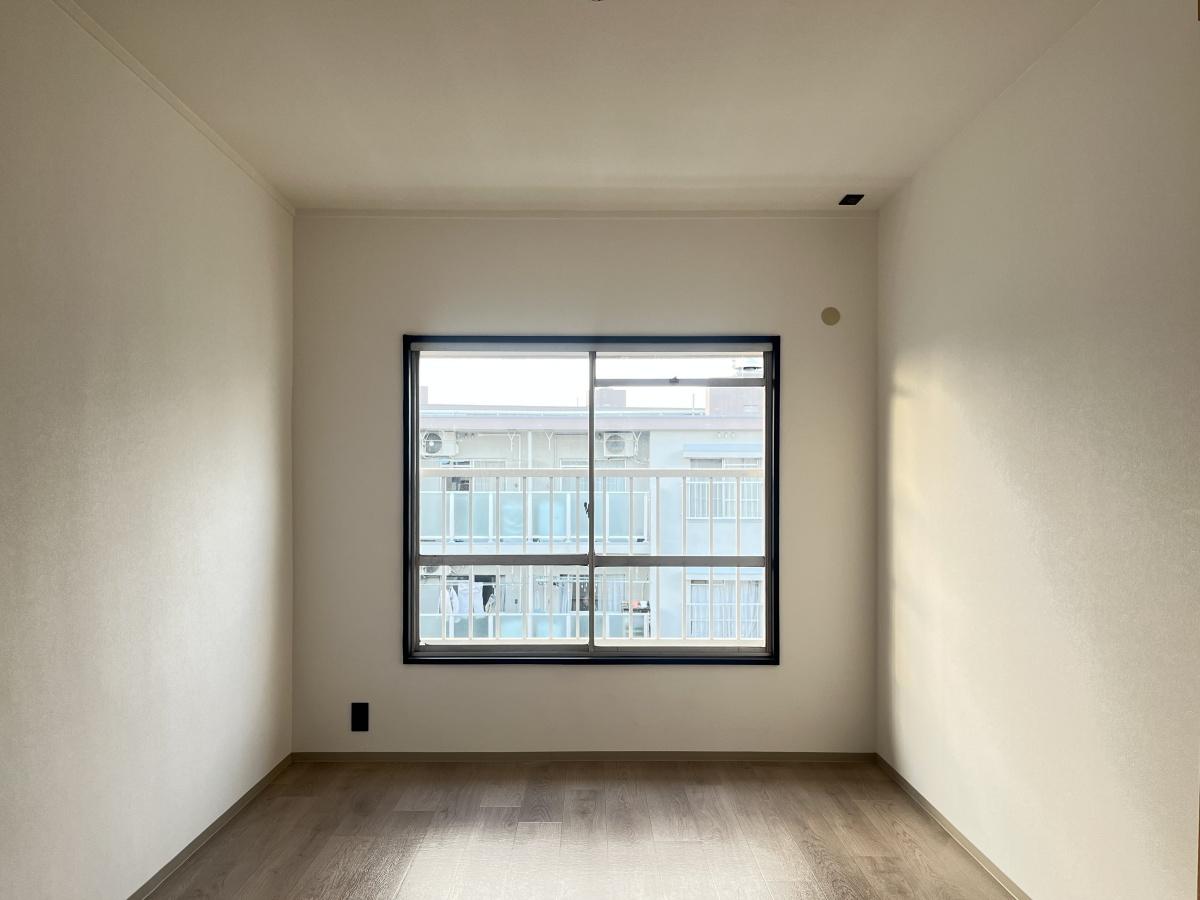 大阪府大阪市東淀川区下新庄６丁目の賃貸物件/北側洋室。