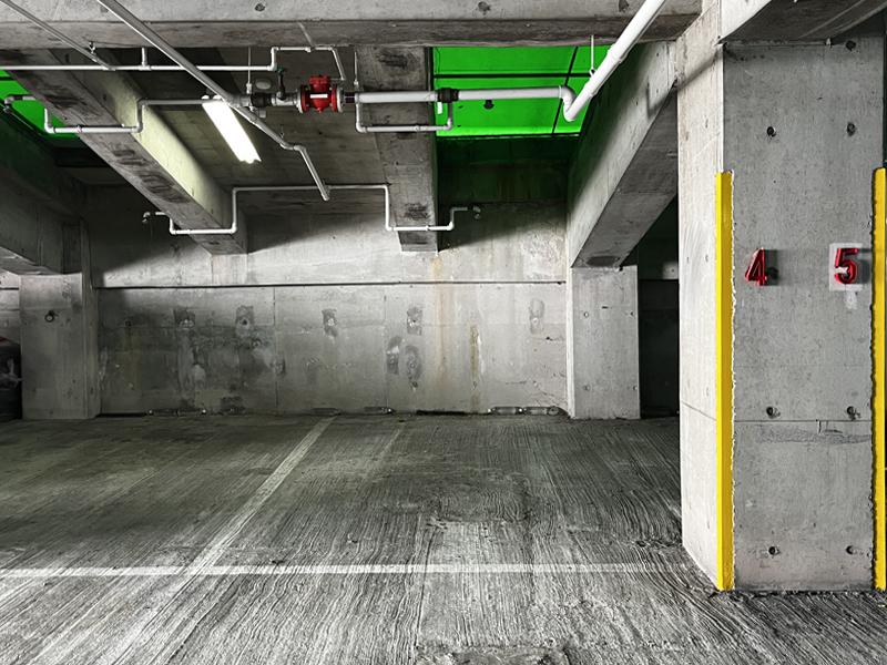 大阪府豊中市上新田４丁目の売買物件/地下1階の分譲駐車場権利付、別途トランクルームもあります。