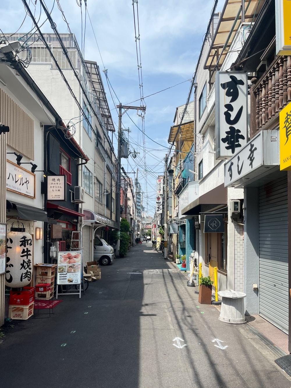 大阪市天王寺区舟橋町の賃貸物件/物件に続く道。いい匂い〜。