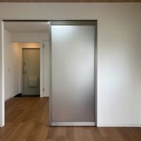 大阪市北区豊崎３丁目の賃貸物件/間仕切り建具は曇り仕様。