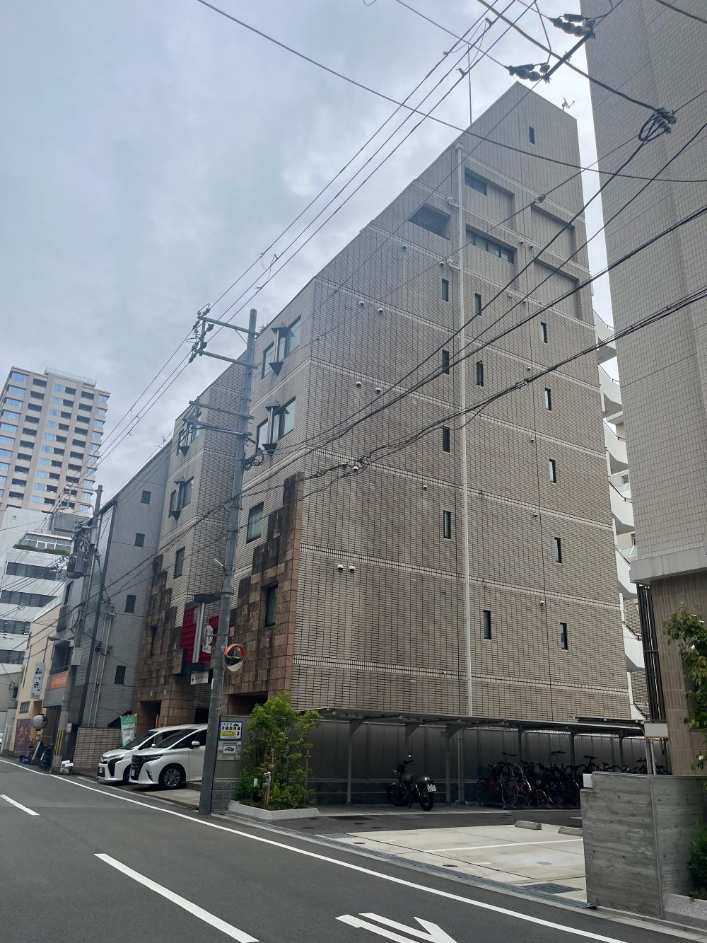大阪市西区京町堀 の売買物件/外観。斜線制限が鋭利ですね。