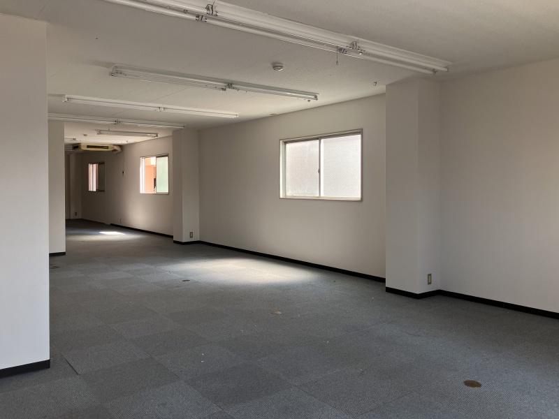 大阪市都島区片町1丁目の賃貸物件/東側からも陽が入ります。