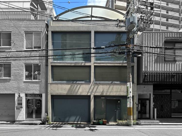 大阪市北区菅栄町の売買物件/対称性のある凛々しいファサード