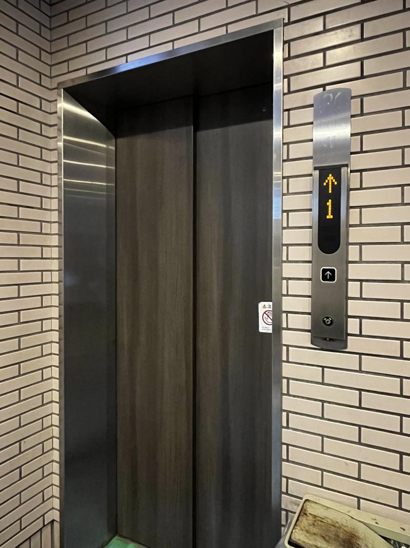 大阪市中央区淡路町１丁目の売買物件/常時オートロック付きで、セキュリティ面も担保されています。