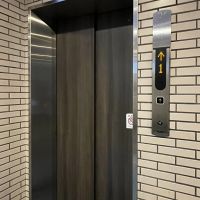 大阪市中央区淡路町１丁目の売買物件/常時オートロック付きで、セキュリティ面も担保されています。